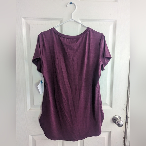 Reebok Large purple T-Shirt - Picture 2 of 6